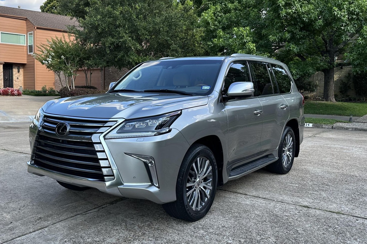 2019 Lexus LX 570